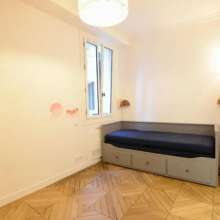 Daire Magnificent And Spacious Apt With Balcony
