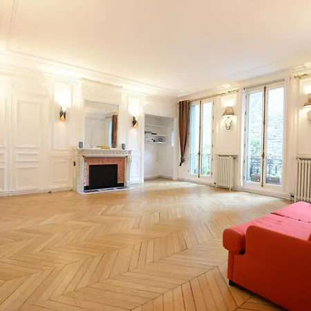 Magnificent And Spacious Apt With Balcony Daire *
